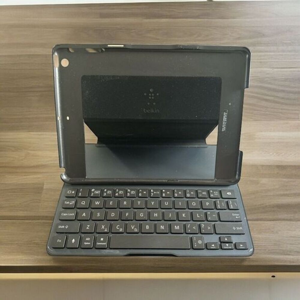 Belkin F5L151 Wireless‎ Ultimate Keyboard Case For iPad 4th & 3rd Gen & iPad 2